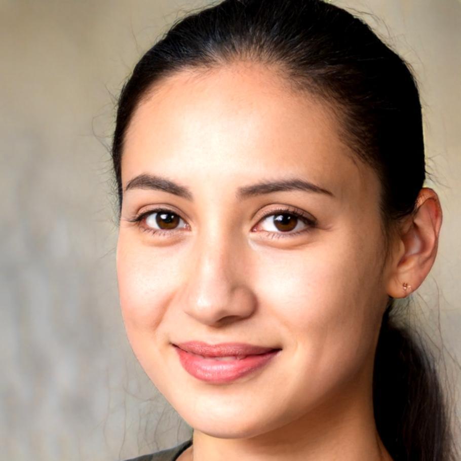 Ана Новак, специалист по онлайн-образованию